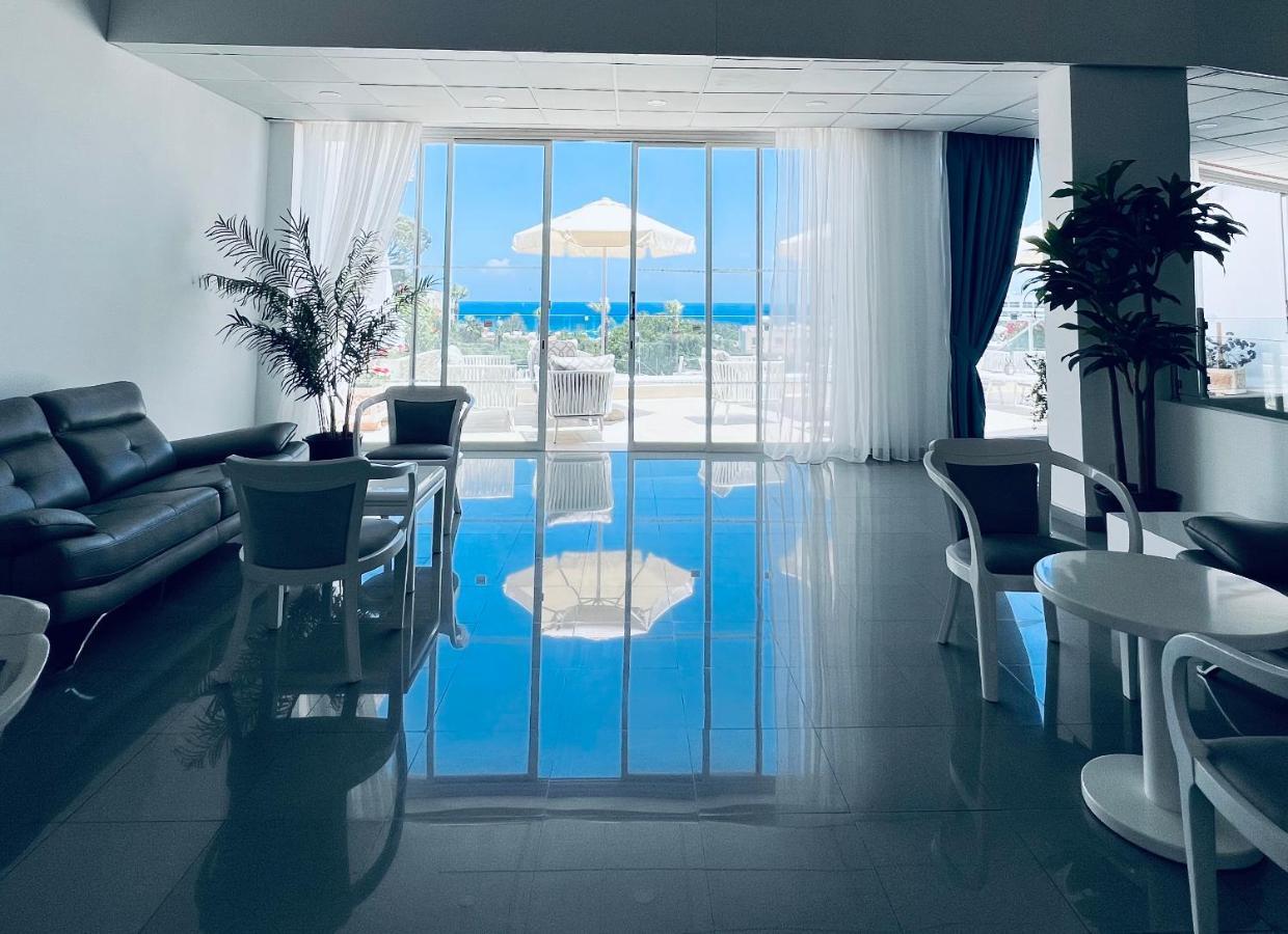 Adelais Bay Hotel โปรทาราส ภายนอก รูปภาพ