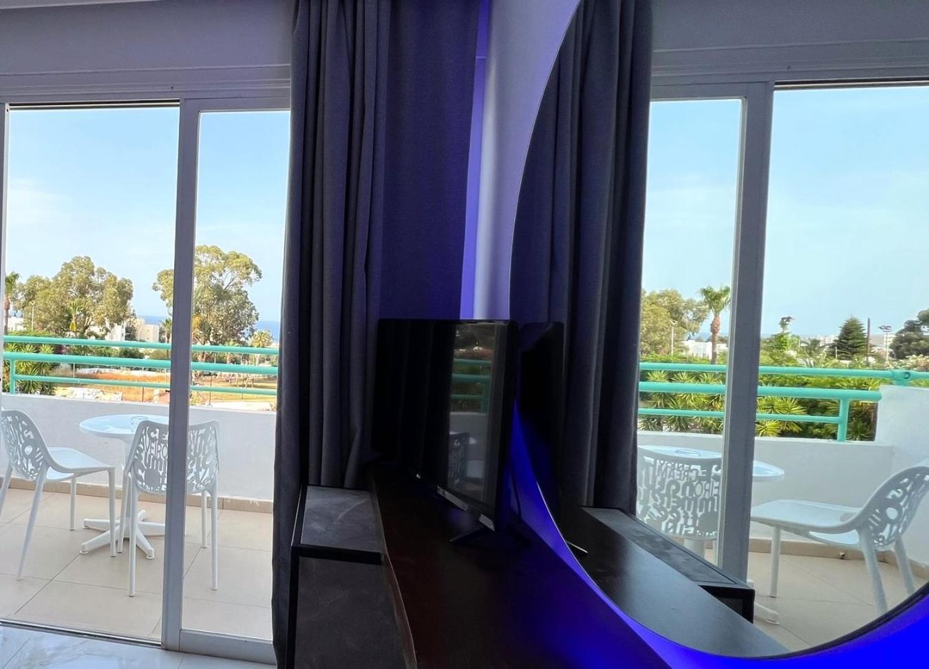 Adelais Bay Hotel โปรทาราส ภายนอก รูปภาพ