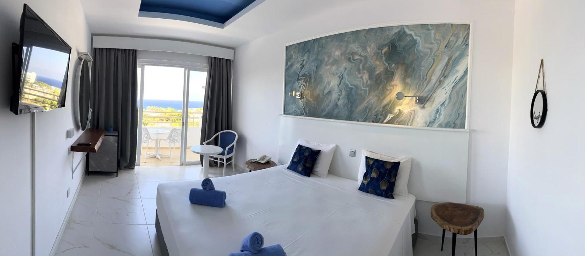 Adelais Bay Hotel โปรทาราส ภายนอก รูปภาพ